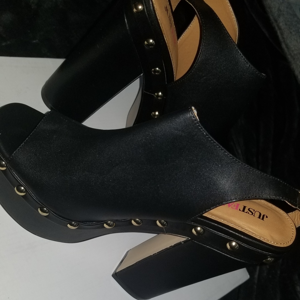Platform clogs